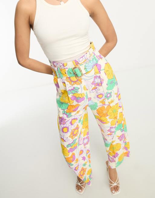 ASOS DESIGN – Oversize-Hose mit Leinenanteil, buntem Blumenmuster, Paperbag-Bund und weitem Bein, 3 von 4