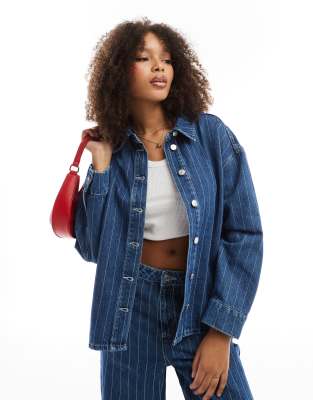 ASOS DESIGN - Oversize-Jeanshemd in gestreiftem Blau, Kombiteil