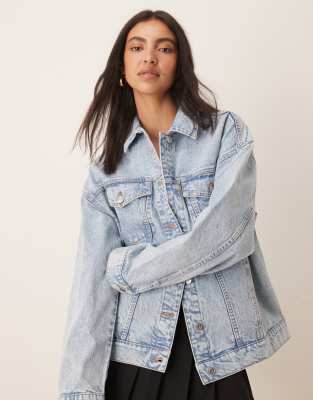 ASOS DESIGN - Oversize-Jeansjacke im 90er-Stil in heller Waschung-Blau