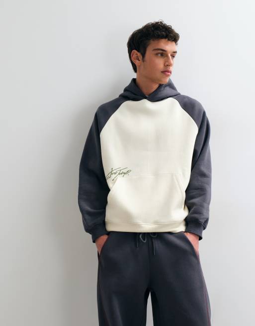 ASOS DESIGN Oversize-Kapuze mit Kontrast-Raglan, Acid-Wash und Print in Ecru, 3 von 5