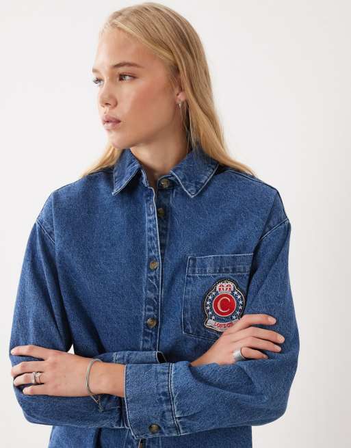 ASOS DESIGN oversize koszula jeansowa z haftem w intensywnym niebieskim