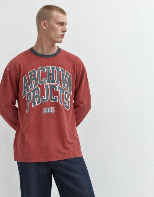 ASOS DESIGN oversize långärmad ringer-t-shirt med text i tvättad röd, 9 av 9