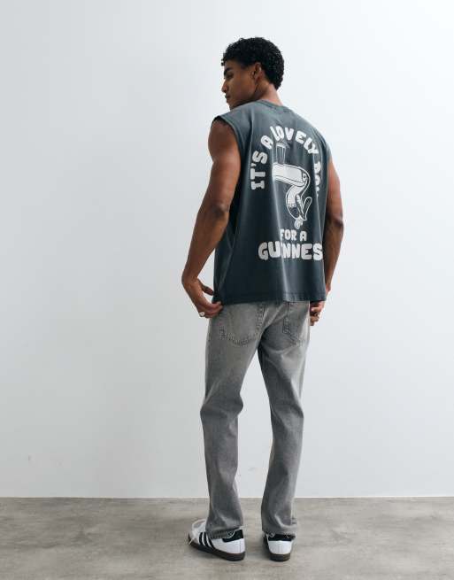 ASOS DESIGN oversize linne med Guinness-tryck i washed black, 4 av 5