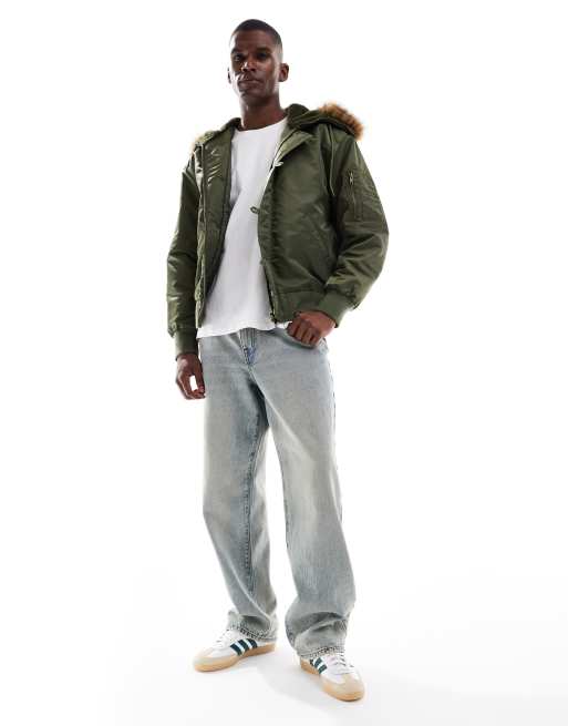 ASOS DESIGN – Oversize-MA1-Bomberjacke in Khaki mit Kapuze mit Kunstpelzbesatz, 2 von 5