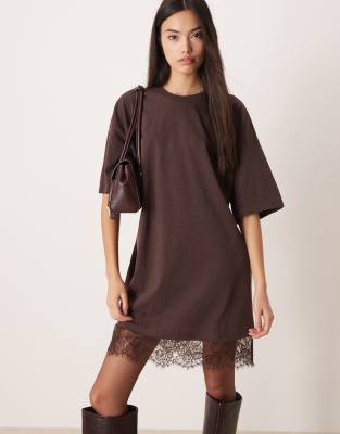 ASOS DESIGN - Oversize-Minikleid in Schokobraun mit Spitzensaum-Brown
