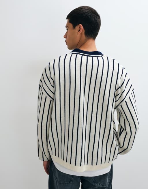 ASOS DESIGN Oversize-Polo mit Reverskragen in Ecru und Marineblau mit Grafikprint, 4 von 5