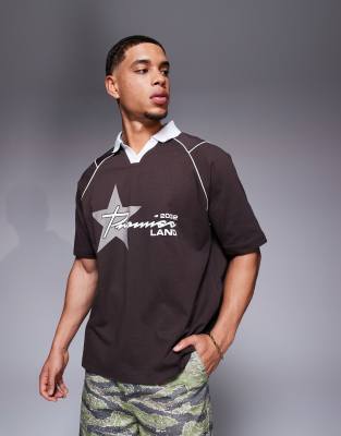 Oversize-Polohemd in Braun mit Sportgrafik und Airtex-Einsätzen Braun L
