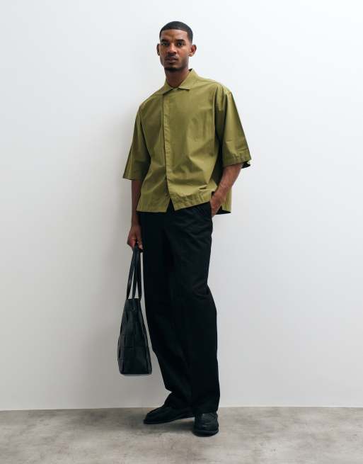 ASOS DESIGN Oversize-Popeline-Hemd mit asymmetrischer Knopfleiste in Khaki, 3 von 5