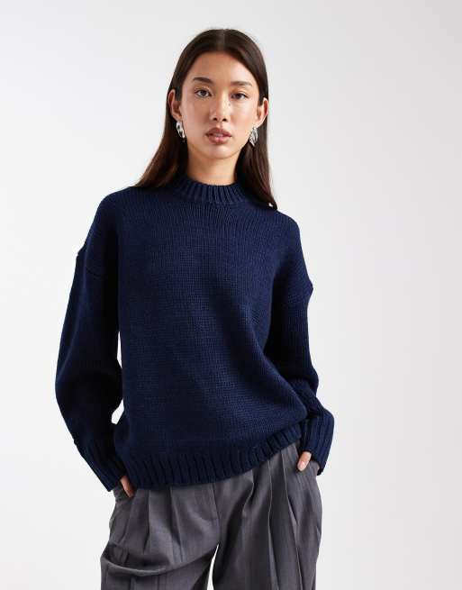 ASOS DESIGN – Oversize-Pullover aus glattem Garn in Marineblau mit Rundhalsausschnitt und abgerundetem Saum