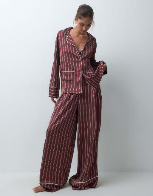 ASOS DESIGN Oversize-Pyjama-Set aus Satin mit langen Ärmeln und Bankerstreifen-Print, 4 von 4