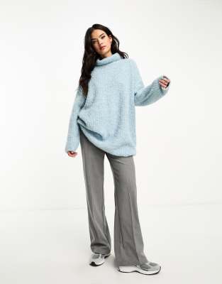 ASOS DESIGN - Oversize-Rollkragenpullover aus Bouclé-Garn in Blau