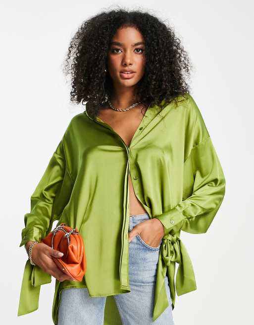 ASOS DESIGN – Oversize-Satinhemd in Grün mit Bindedetail an den Manschetten, Kombiteil