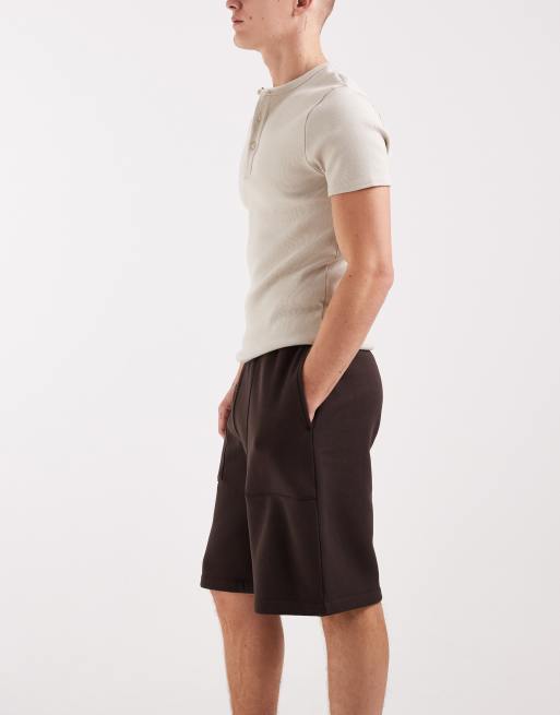 ASOS DESIGN – Oversize-Shorts aus Jersey in Dunkelbraun mit Utility-Taschen, 3 von 5