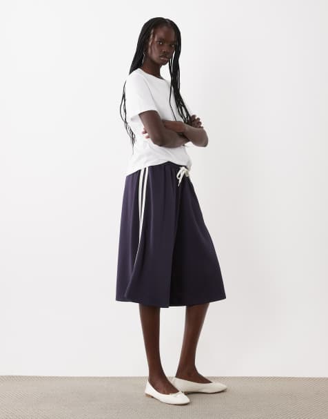 ASOS DESIGN Oversize-Shorts mit Seitenstreifen in Marineblau - view 1