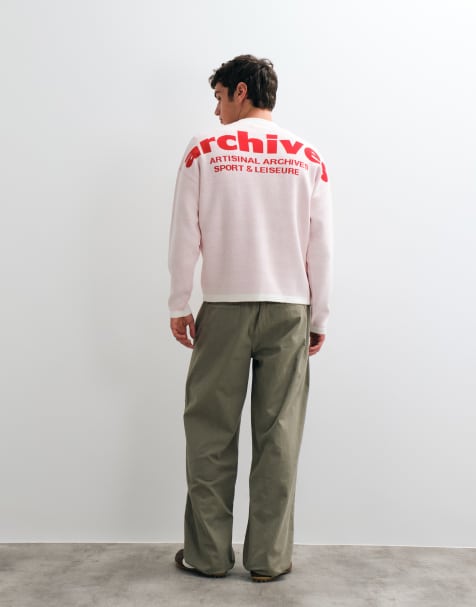 ASOS DESIGN oversize stickad tröja med arkivtryck på ryggen i krämvit och röd - view 1