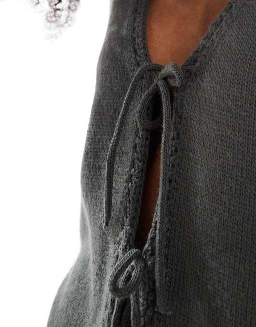 ASOS DESIGN – Oversize-Strickjacke in Olivgrün mit gebundener Vorderseite und V-Ausschnitt, 4 von 4