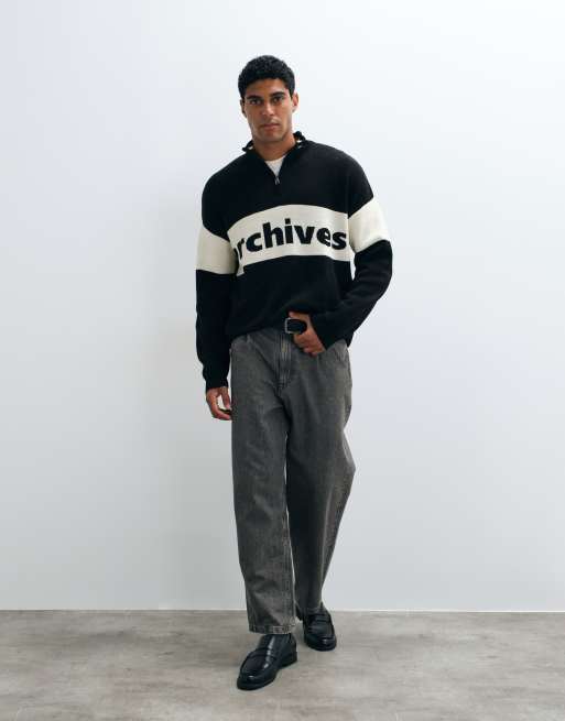 ASOS DESIGN Oversize-Strickpullover mit halbem Reißverschluss, beigem Einsatz und Print in Schwarz, 3 von 5
