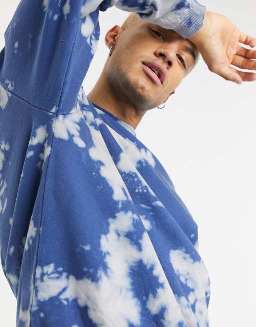 ASOS DESIGN – Oversize-Trainingsanzug in Erdtönen und blauem Batikmuster, Set, 2 von 3
