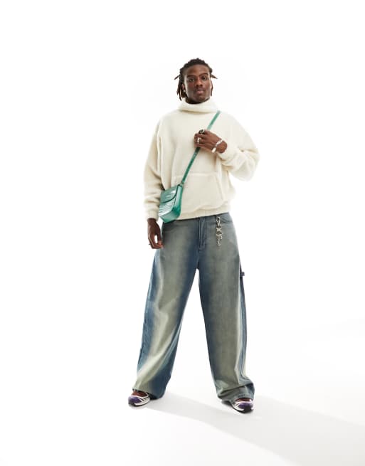 ASOS DESIGN – Oversize-Sweatshirt aus Teddyfell in Ecru mit Stehkragen und Kängurutasche, 3 von 4