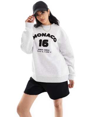 ASOS DESIGN - Oversize-Sweatshirt in Eisgrau meliert mit „Monaco"-Grafik aus Chenille