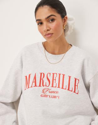 ASOS DESIGN - Oversize-Sweatshirt in meliertem Eisgrau mit besticktem „Marseille"-Print