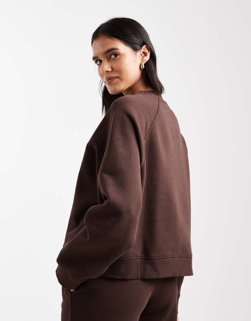 ASOS DESIGN – Oversize-Sweatshirt in Schokobraun mit Raglan-Detail und weicher Innenseite, 2 von 4