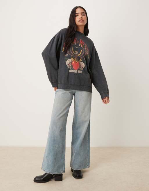 ASOS DESIGN – Oversize-Sweatshirt in verwaschenem Anthrazit mit Adler-Print im Vintage-Rock-Design, 3 von 4