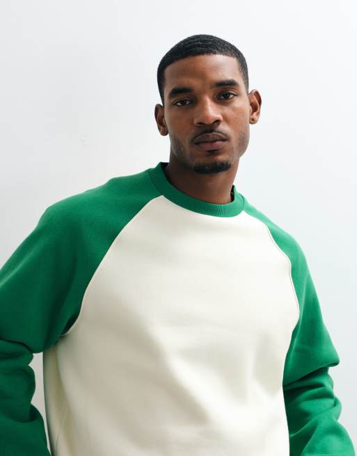 ASOS DESIGN Oversize-Sweatshirt mit kontrastierendem Raglan-Rundhalsausschnitt in Creme aus Polybaumwolle, 5 von 5