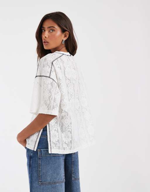 ASOS DESIGN – Oversize-T-Shirt aus Häkelspitze in Creme mit Spielernummer-Print, 3 von 4