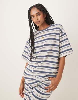 ASOS DESIGN - Oversize-T-Shirt aus Strick in Marineblau gestreift, Kombiteil-Bunt