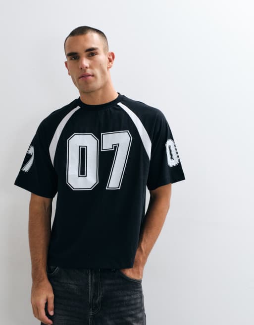 ASOS DESIGN Oversize-T-Shirt im Boxy-Schnitt mit Nummern-Print in Schwarz und Weiß, 5 von 5