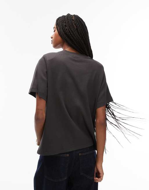 ASOS DESIGN – Oversize-T-Shirt in Anthrazit mit Schulterpolstern, 2 von 4