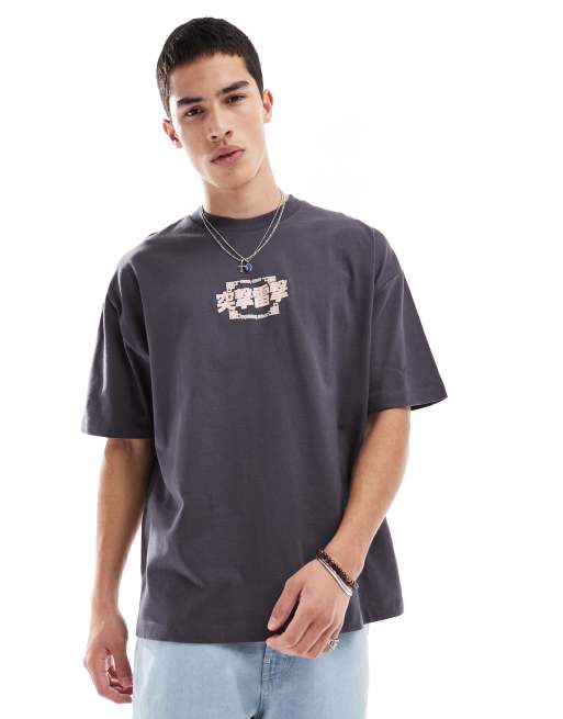 ASOS DESIGN – Oversize-T-Shirt in Anthrazit mit Souvenir-Print auf dem Rücken, 4 von 4
