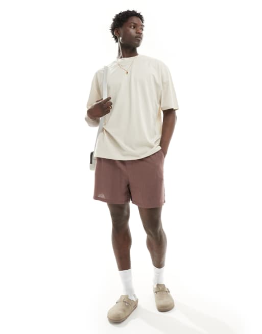 ASOS DESIGN – Oversize-T-Shirt in Beige mit Schach-Print auf dem Rücken, 3 von 4