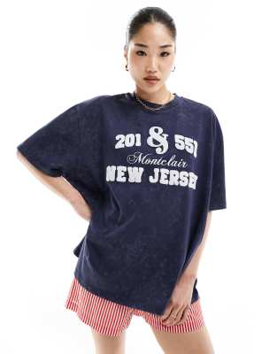 ASOS DESIGN - Oversize-T-Shirt in Blaugrau mit New-Jersey-Grafik aus Chenille