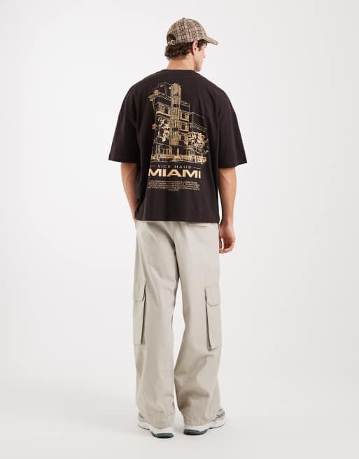ASOS DESIGN – Oversize-T-Shirt in Braun mit Miami-Print auf dem Rücken, 2 von 5
