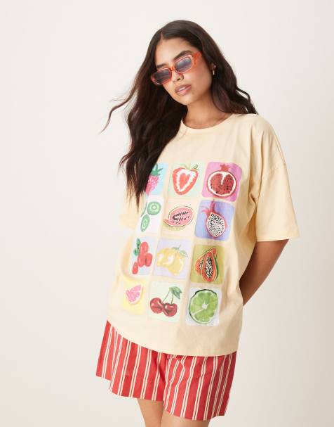 ASOS DESIGN – Oversize-T-Shirt in Buttermilchgelb mit Fruchtmuster - view 1