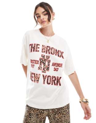 ASOS DESIGN - Oversize-T-Shirt in Creme mit „NY Bronx"-Grafikprint-Weiß