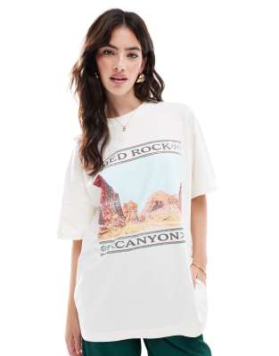 ASOS DESIGN - Oversize-T-Shirt in Cremeweiß mit „Canyon"-Grafikprint