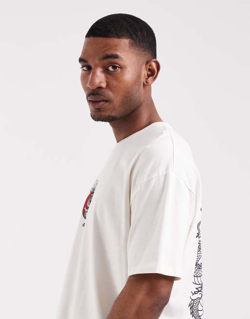 ASOS DESIGN – Oversize-T-Shirt in Cremeweiß mit großem Drachen-Print, 4 von 5