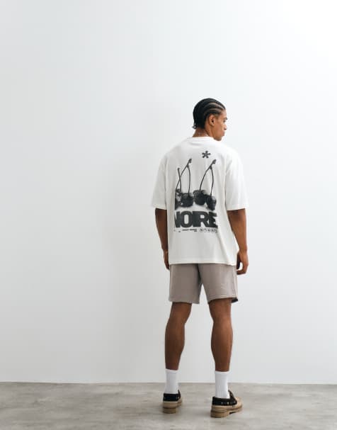 ASOS DESIGN – Oversize-T-Shirt in Cremeweiß mit Kirsch-Print - view 1