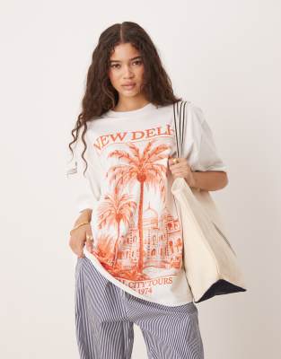 ASOS DESIGN - Oversize-T-Shirt in Cremeweiß mit verziertem „New Delhi"-Print