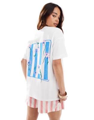 ASOS DESIGN - Oversize-T-Shirt in Elfenbein mit zartem Blumen-Grafikprint-Weiß