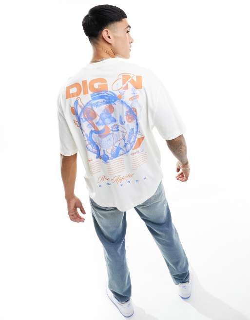 ASOS DESIGN – Oversize-T-Shirt in gebrochenem Weiß mit abstraktem Kunst-Print hinten und Print vorne