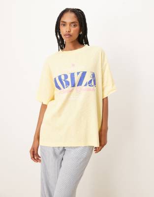 ASOS DESIGN - Oversize-T-Shirt in Gelb mit Strukturmuster und „Ibiza"-Grafikprint