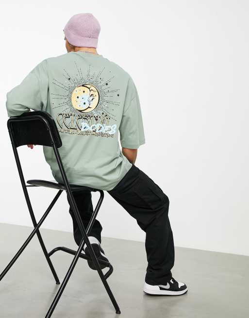 ASOS DESIGN – Oversize-T-Shirt in Grün mit Himmelskörper-Print vorne und hinten, 3 von 4
