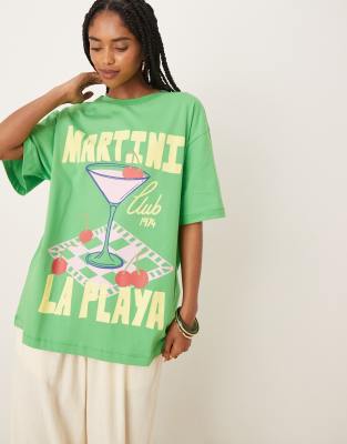 ASOS DESIGN - Oversize-T-Shirt in Grün mit „Martini Club"-Print