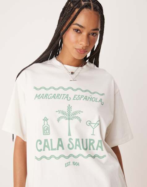 ASOS DESIGN – Oversize-T-Shirt in Kokosmilchweiß mit „Cala Saura“-Print - view 1