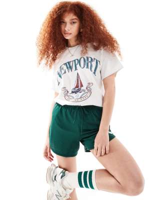 ASOS DESIGN - Oversize-T-Shirt in meliertem Eisgrau mit „Newport"-Yacht-Grafikprint