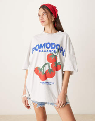 ASOS DESIGN - Oversize-T-Shirt in meliertem Eisgrau mit „Pomodoro"-Tomaten-Print